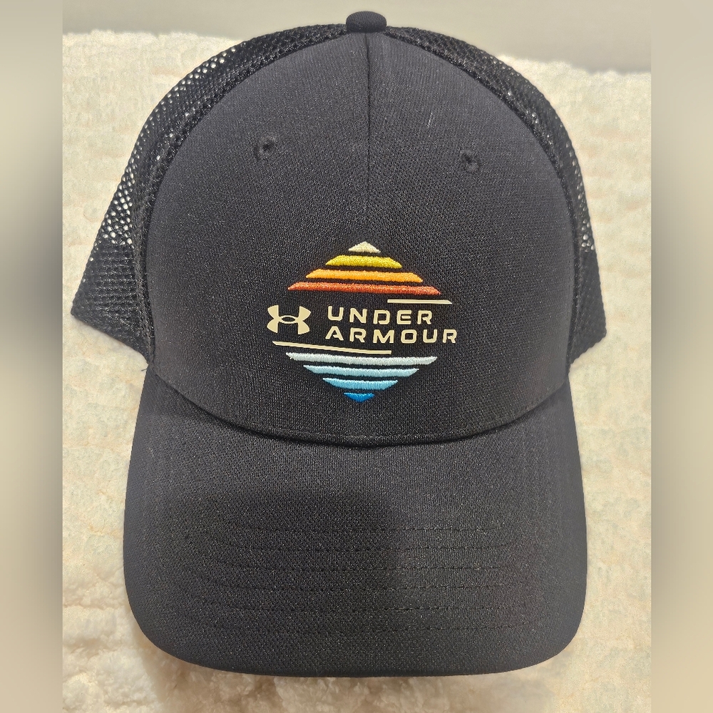 Under Armour Pro Fit Black MeshBack Adjustable Cap Sunset Gradient Logo One Size